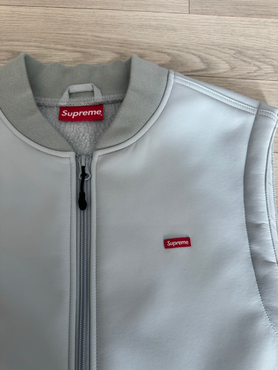 슈프림 윈드스토퍼 워크 베스트 라이트 그레이 상품이미지3