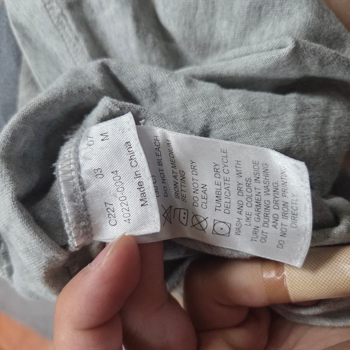 ✨ (바배) 리바이스 엔지니어드진 그레이 반팔티  상품이미지4