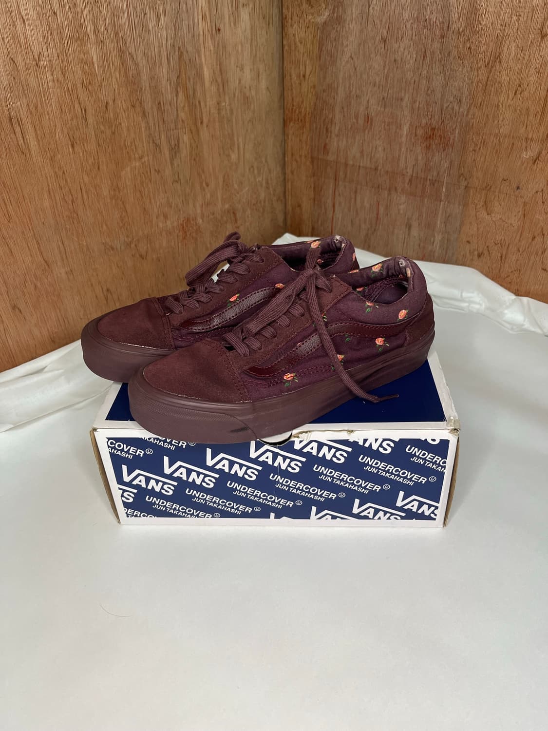 언더커버 반스 버건디 로즈 프린트 스니커즈 상품이미지1