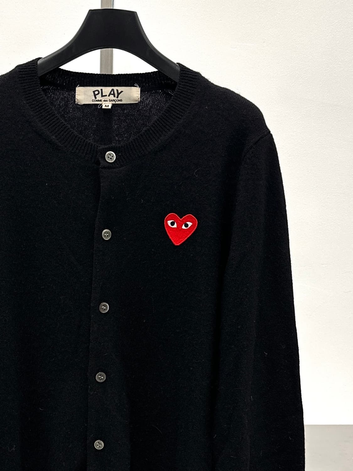 꼼데가르송 레드와펜 블랙 울 가디건  상품이미지4