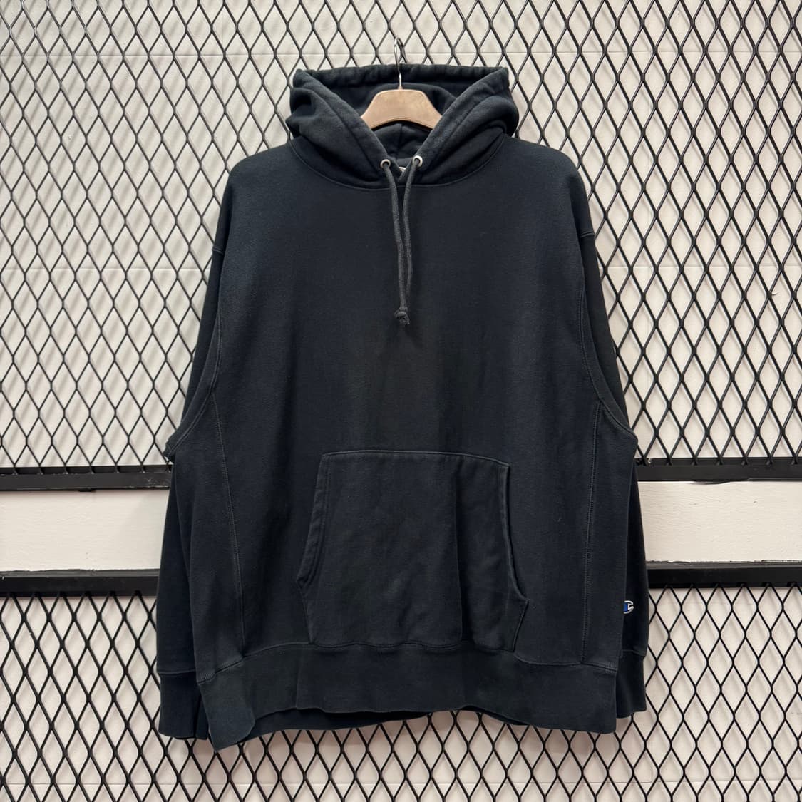 챔피온 스웻셔츠 후드 리버스위브 MASTEF 백 프린트 포인트 블랙 상품이미지2