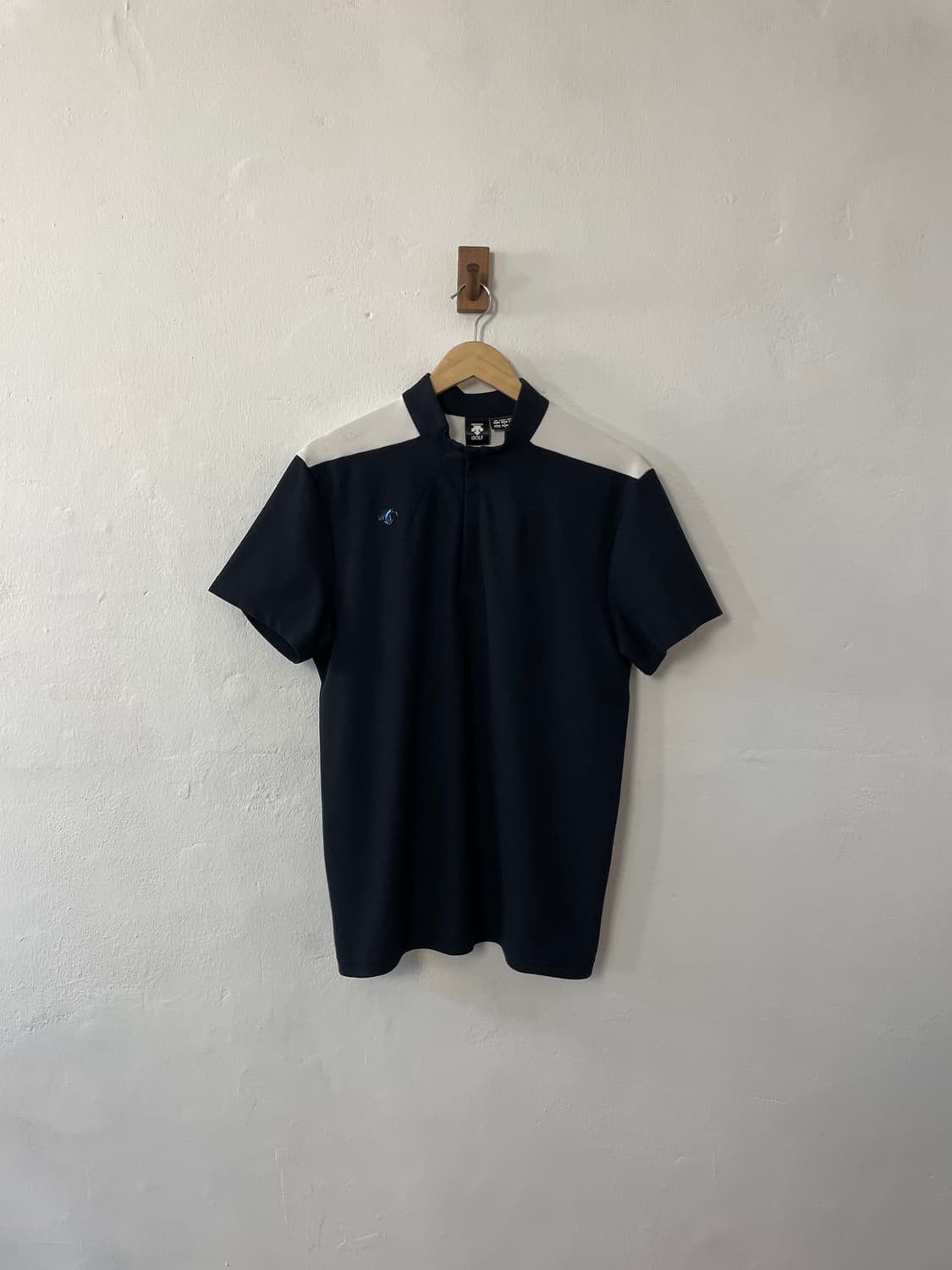 데상트 골프 셔츠  상품이미지1