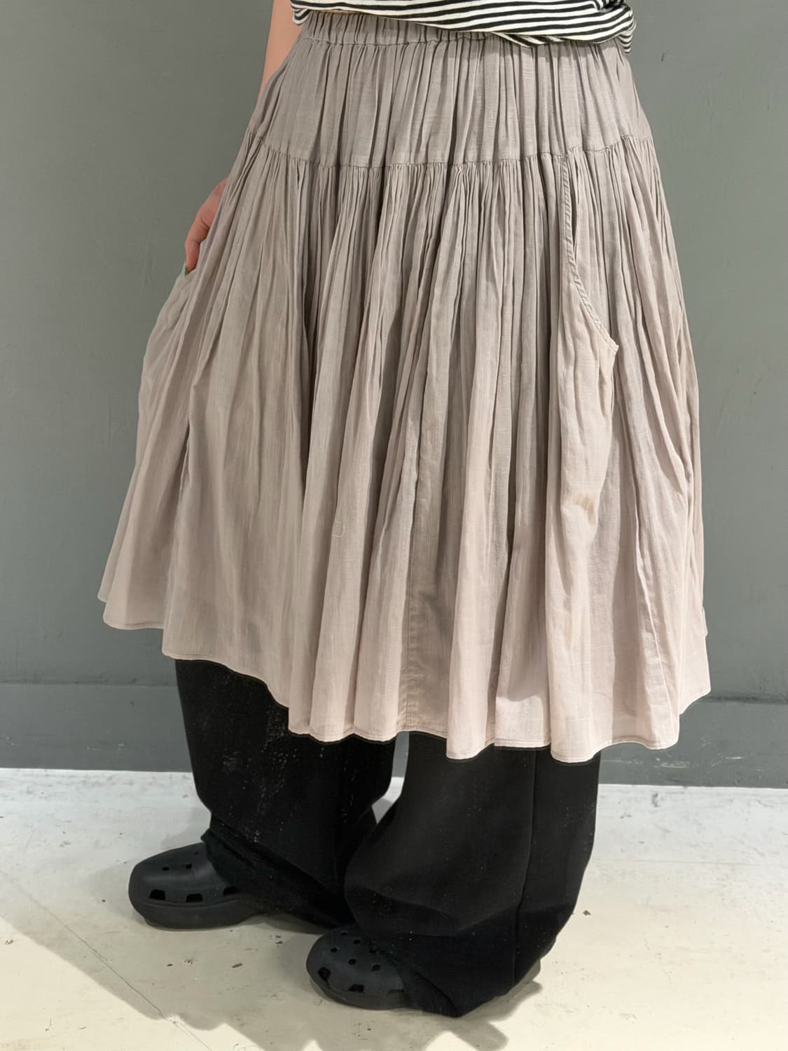 mute beige pleats detail skirt 상품이미지4