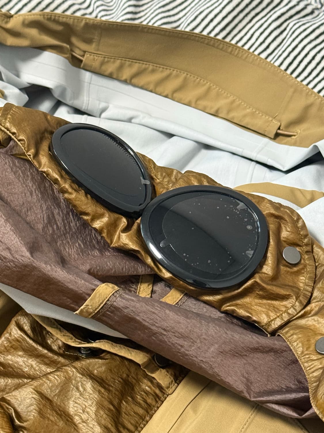 Cp company 씨피컴퍼니 인피니움 고어텍스 피쉬테일 야상 상품이미지3