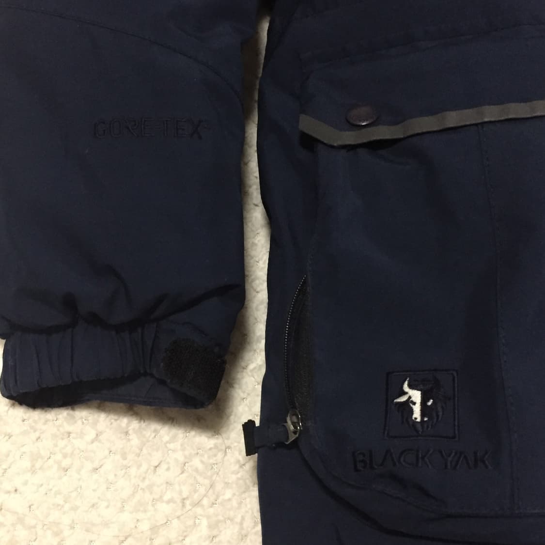 BLACK YAK GORE-TEX 블랙야크 고어텍스 덕다운 네이비 패딩  상품이미지4