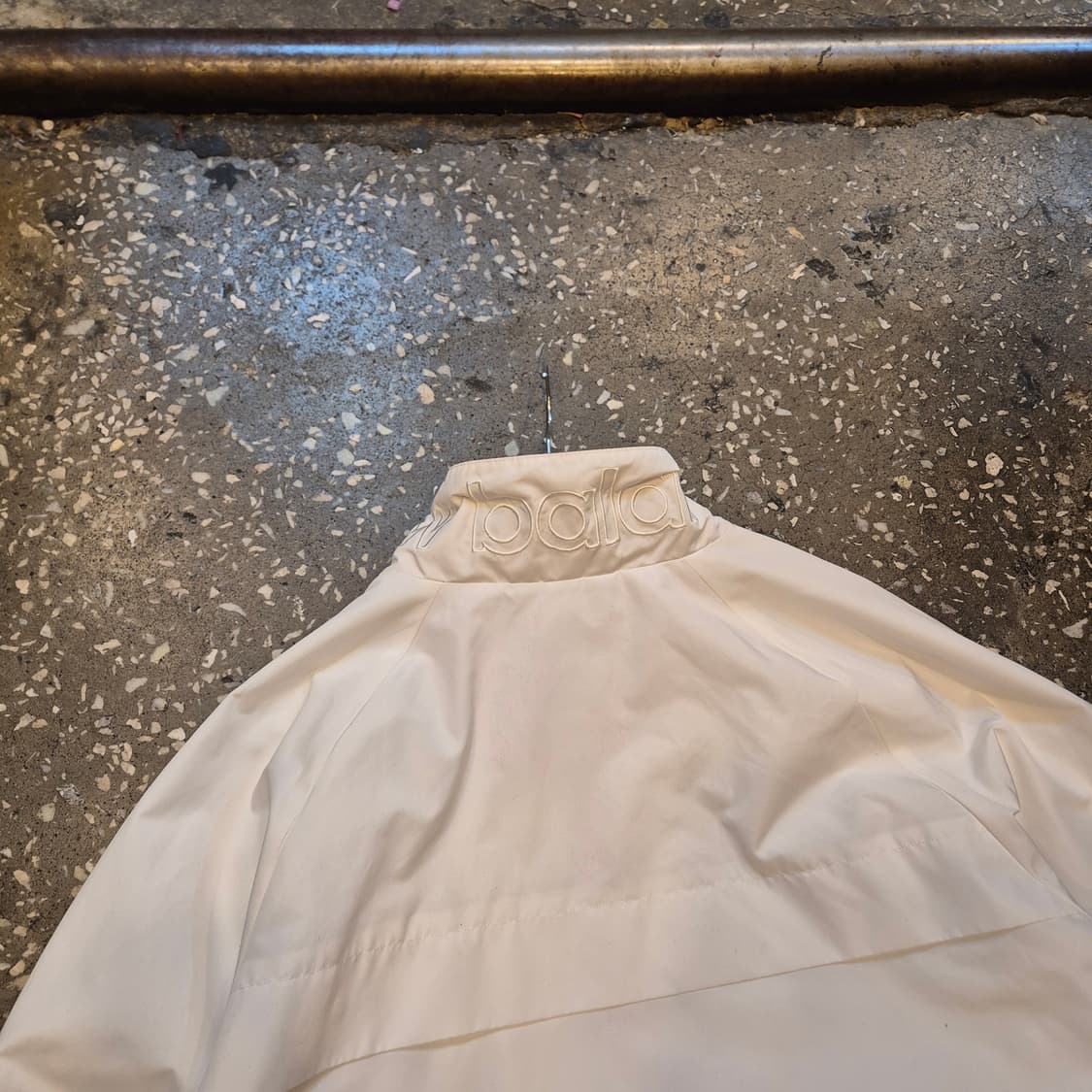 XL 뉴발란스 화이트 윈드자켓 상품이미지5