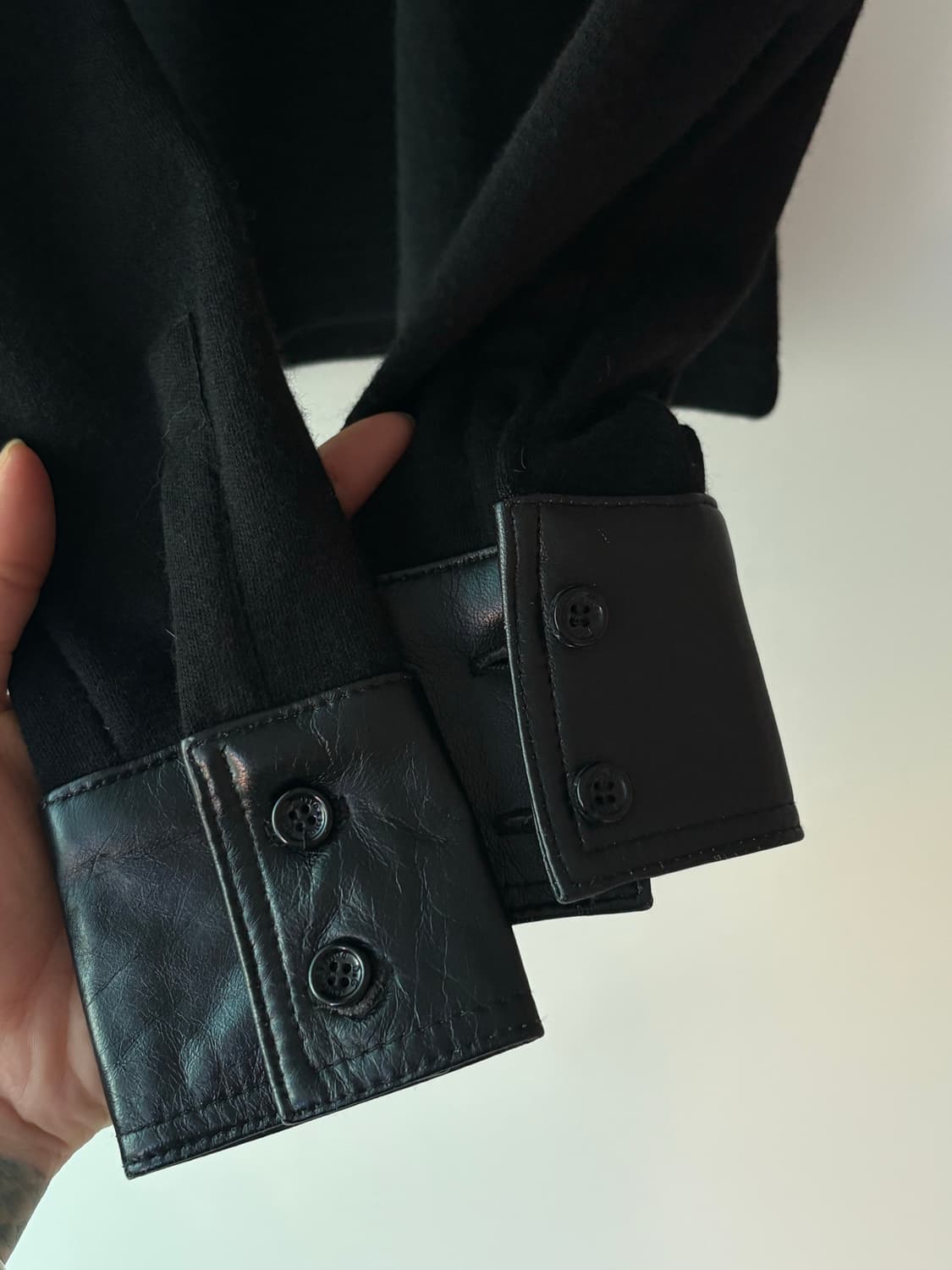 돌체앤가바나 D&G 레더 카라 롱슬리브 블랙 상품이미지5