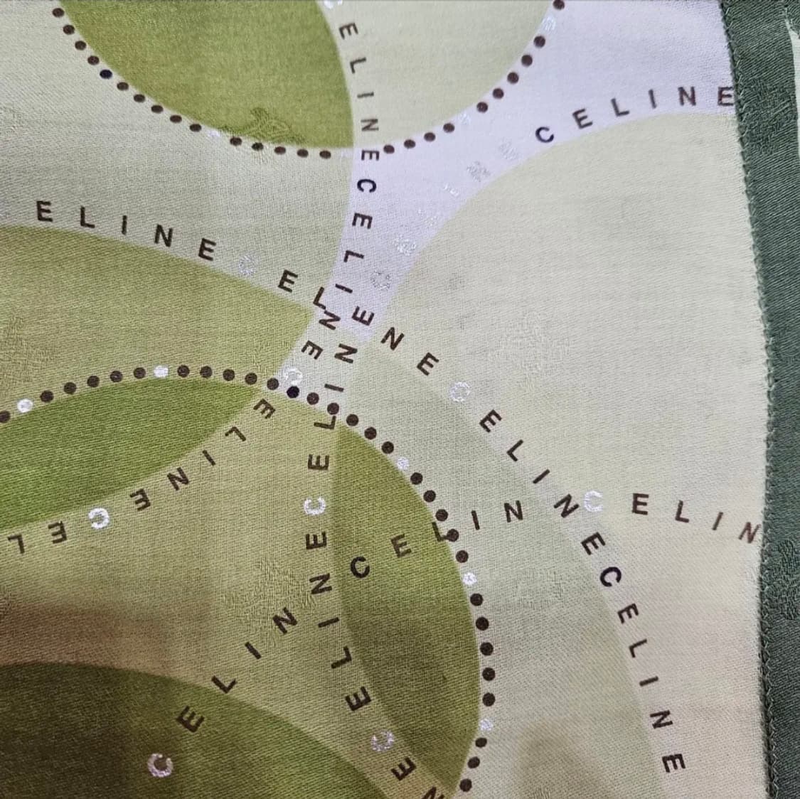 정품 셀린느(CELINE) 로고 올오버 손수건 상품이미지6