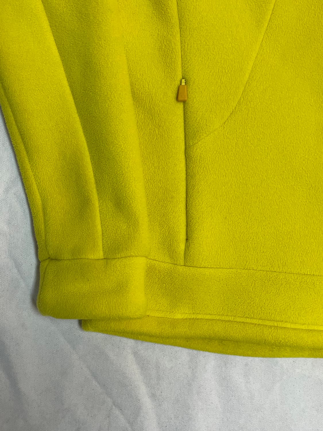 데상트 플리스 후드집업 상품이미지3