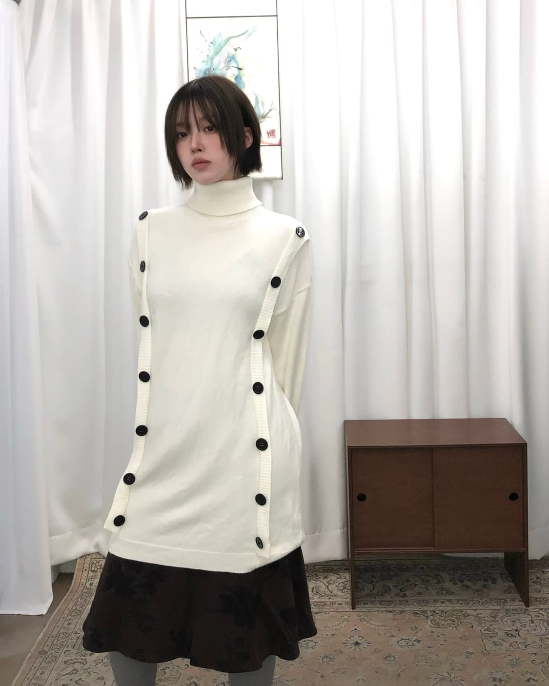 아이보리 버튼 하이넥 니트 상품이미지1