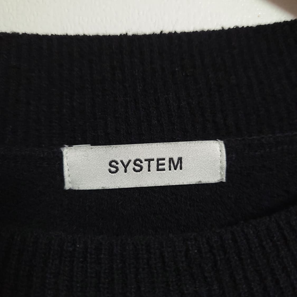 (F) SYSTEM 시스템 블랙 레터링 니트 롱슬리브 크롭 상품이미지2