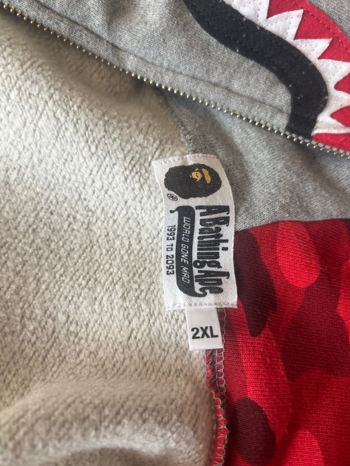 베이프 일본판 빨강 회색 믹스 후드집업 상품이미지2