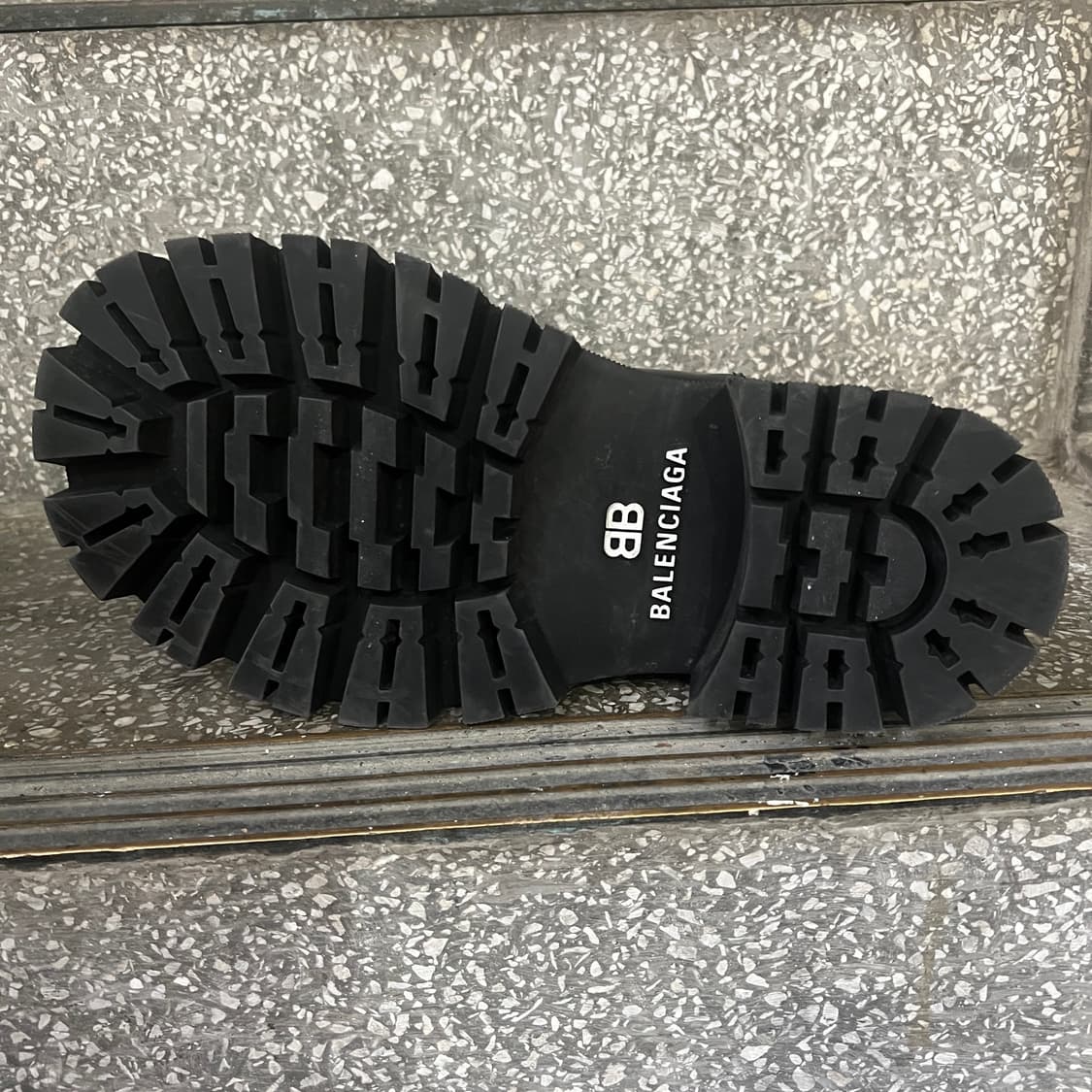 발렌시아가 트랙터 20mm 첼시 블랙 부츠 상품이미지8