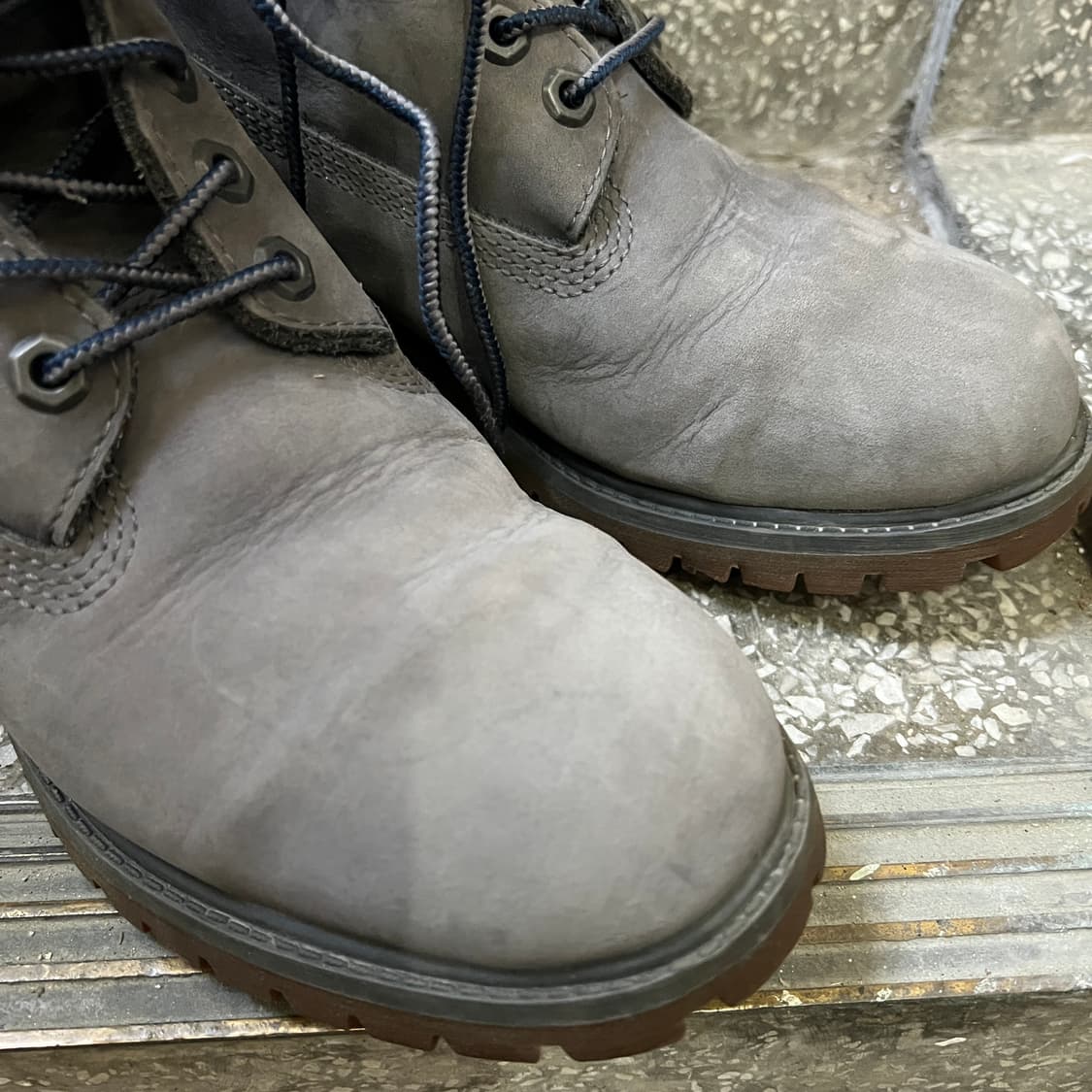 팀버랜드 6인치 프리미엄 워터프루프 부츠 다크 그레이 상품이미지6