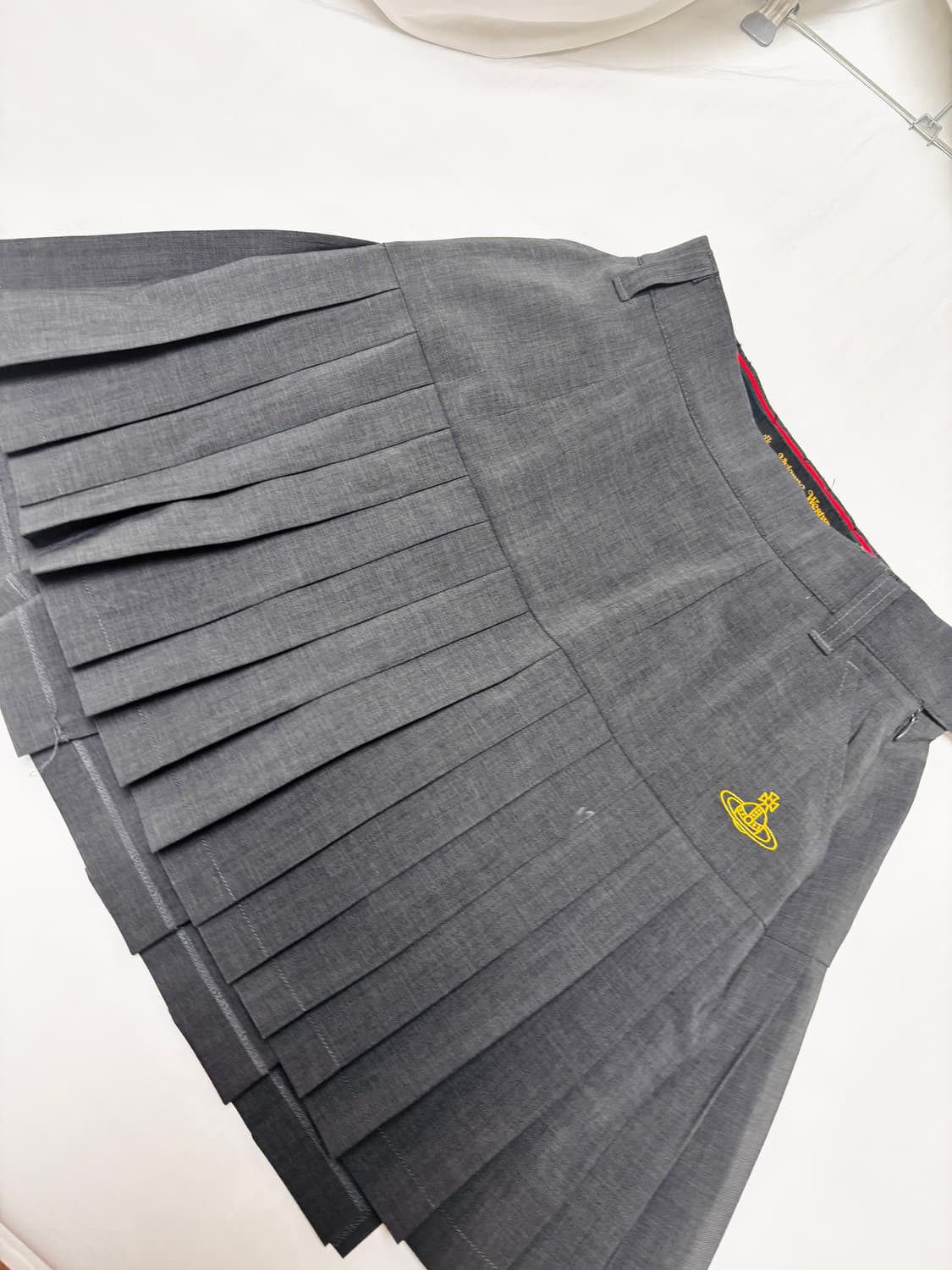 비비안웨스트우드 앵글로매니아 그레이스커트 상품이미지1