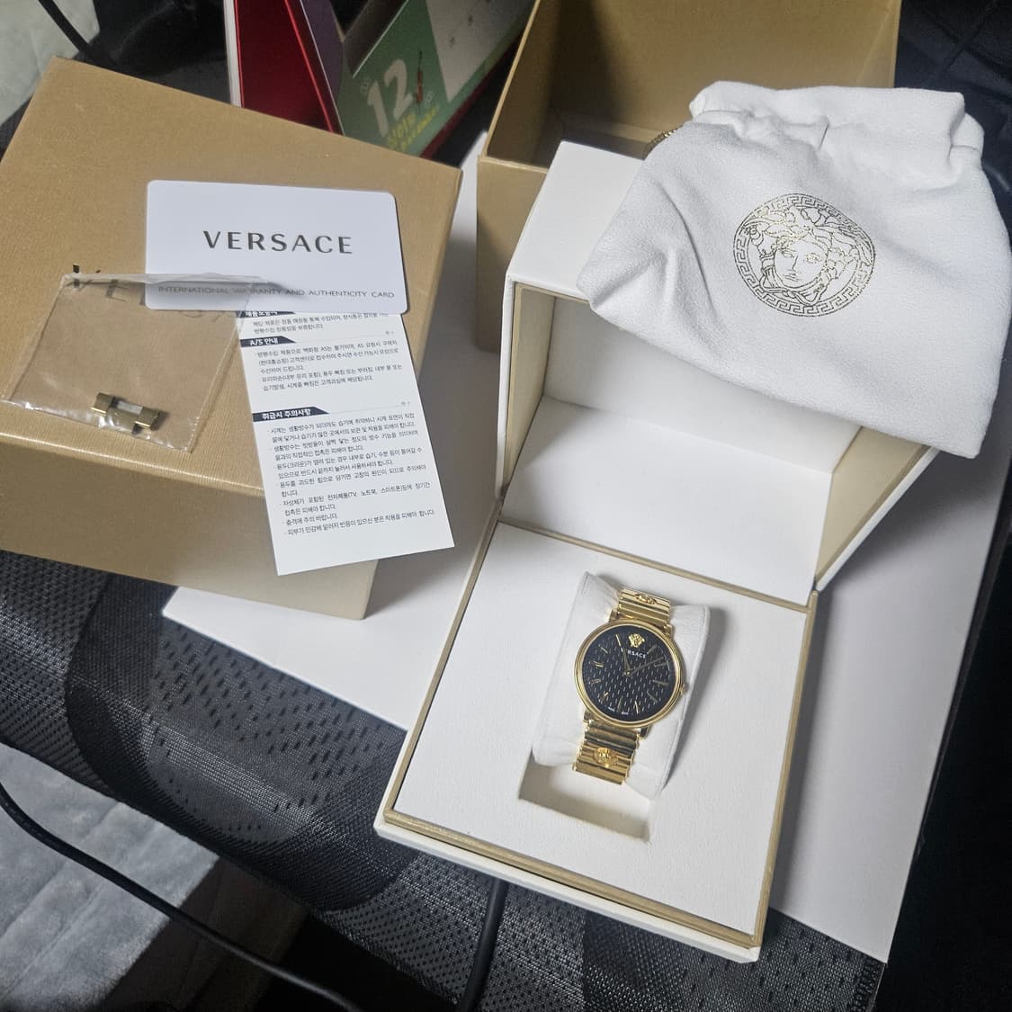 베르사체 시계 상품이미지3