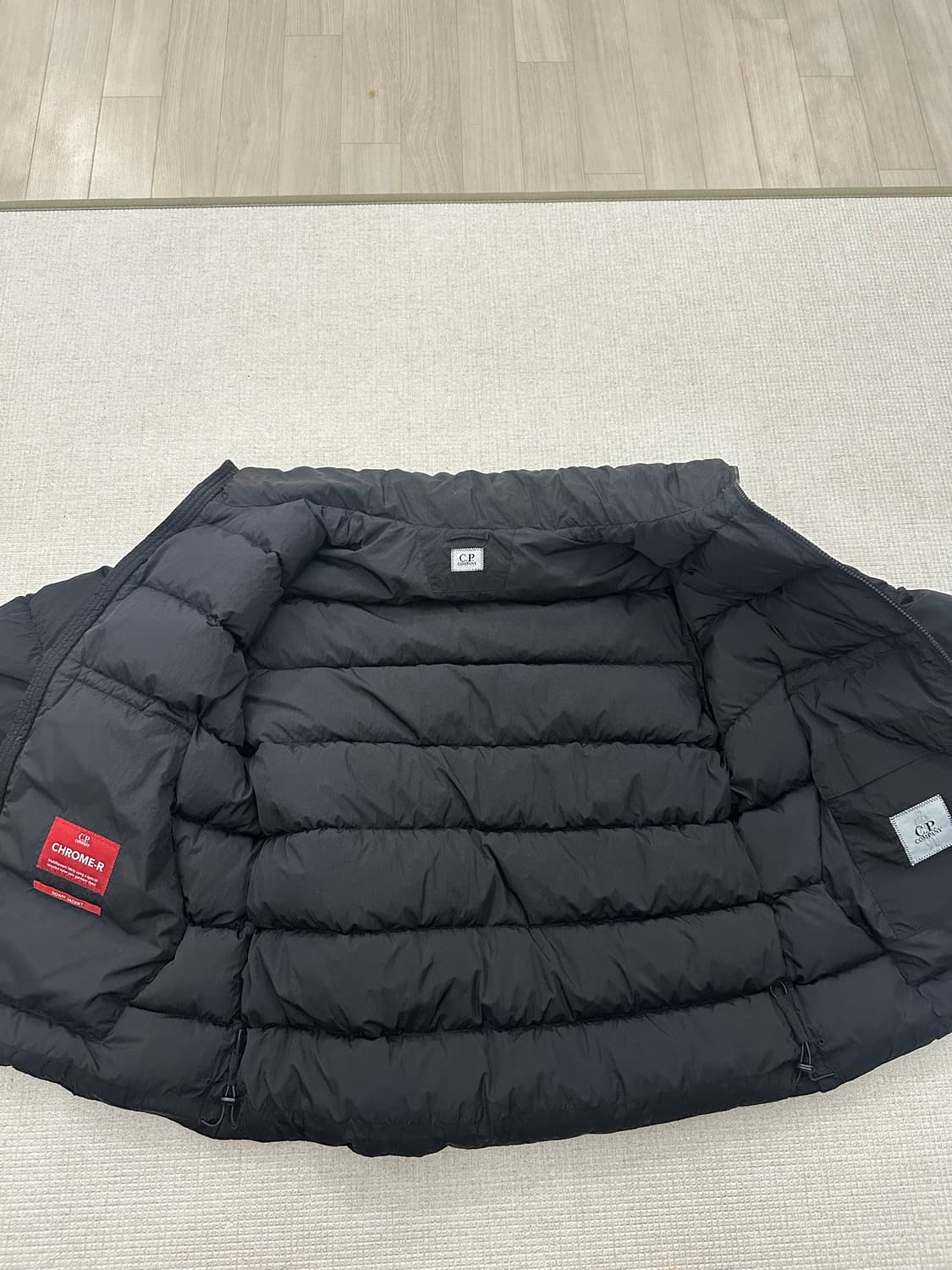 cp컴퍼니 에코 크롬r 다운 패딩 상품이미지2