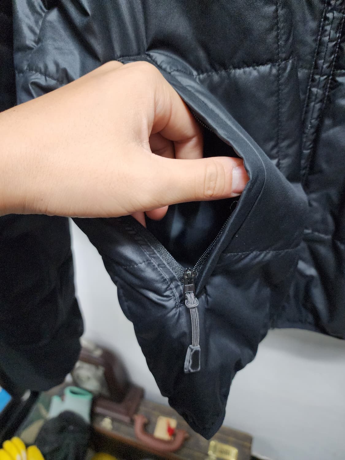 나이키 ACG 블랙 경량패딩  상품이미지4