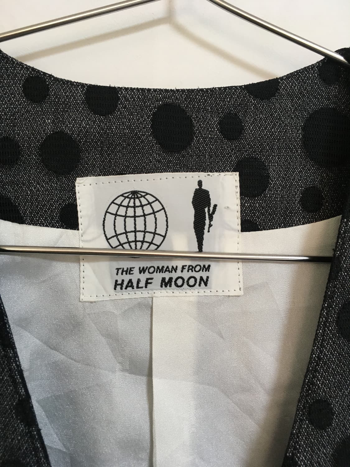 HALF MOON Black Dot Pattern V-neck Cropp 상품이미지5