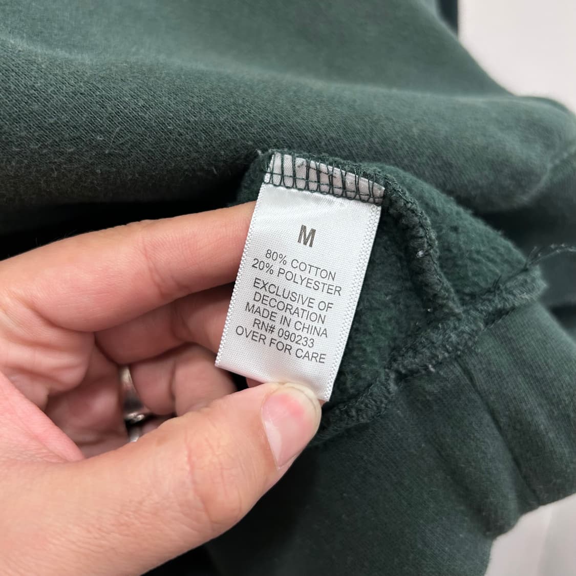 에센셜 백프린팅 헤비코튼 오버핏 기모 맨투맨 상품이미지4