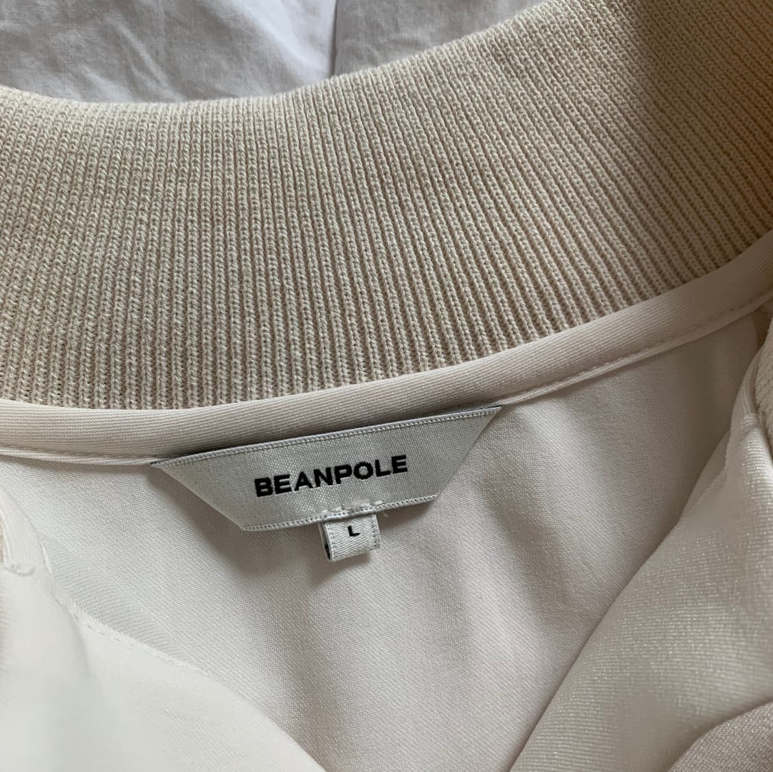 빈폴 BEANPOLE 니트 배색 오픈 카라 블라우스 상품이미지5
