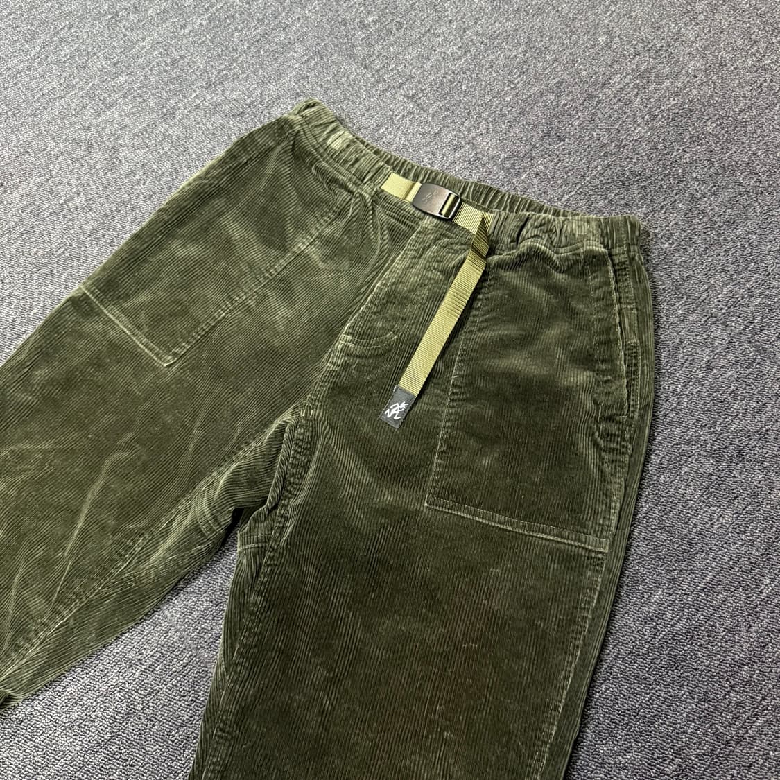 그라미치 루즈테이퍼드 코듀로이 팬츠 상품이미지4