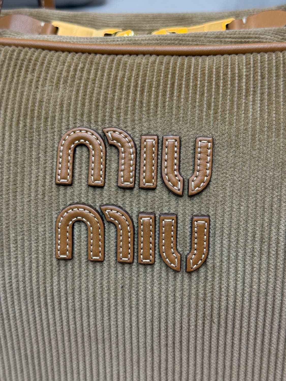 [새상품급] 미우미우 탑 핸들 보 백 시나몬 상품이미지2