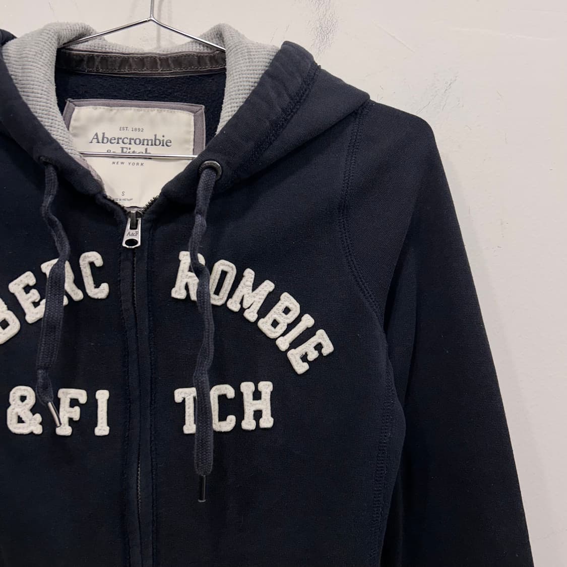 아베크롬비 앤 피치 헤비코튼 크롭 후드집업 상품이미지1