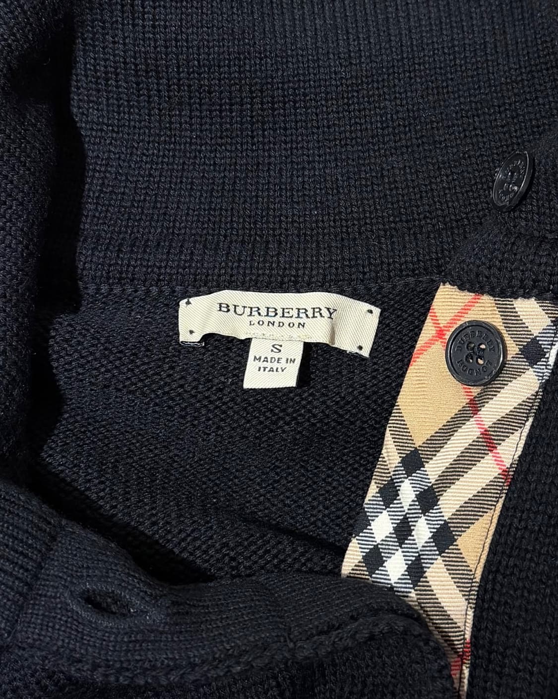 버버리 블랙 울 히든버튼 하이넥 가디건 상품이미지7