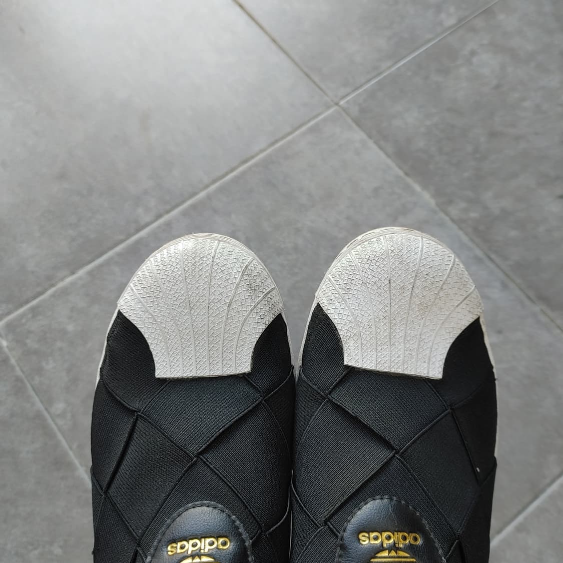 260 아디다스 남성 블랙 오리지널 슈퍼스타 슬립온 운동화 상품이미지5