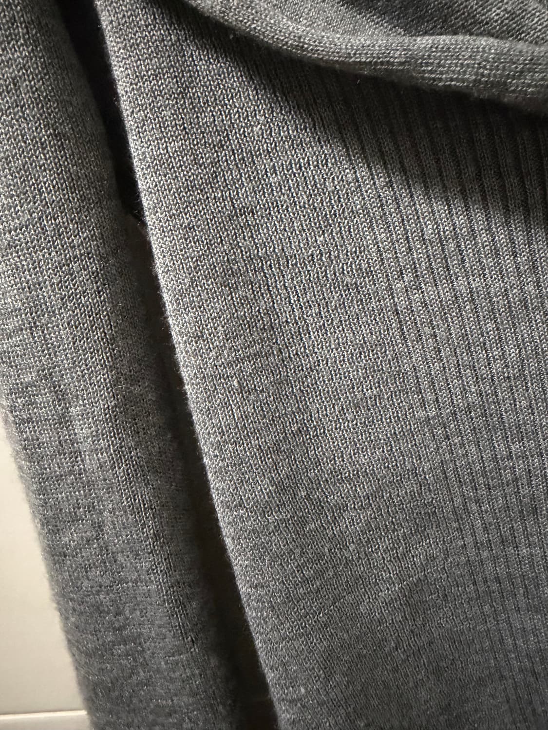 더포르타 오프숄더 후드 니트 상품이미지5