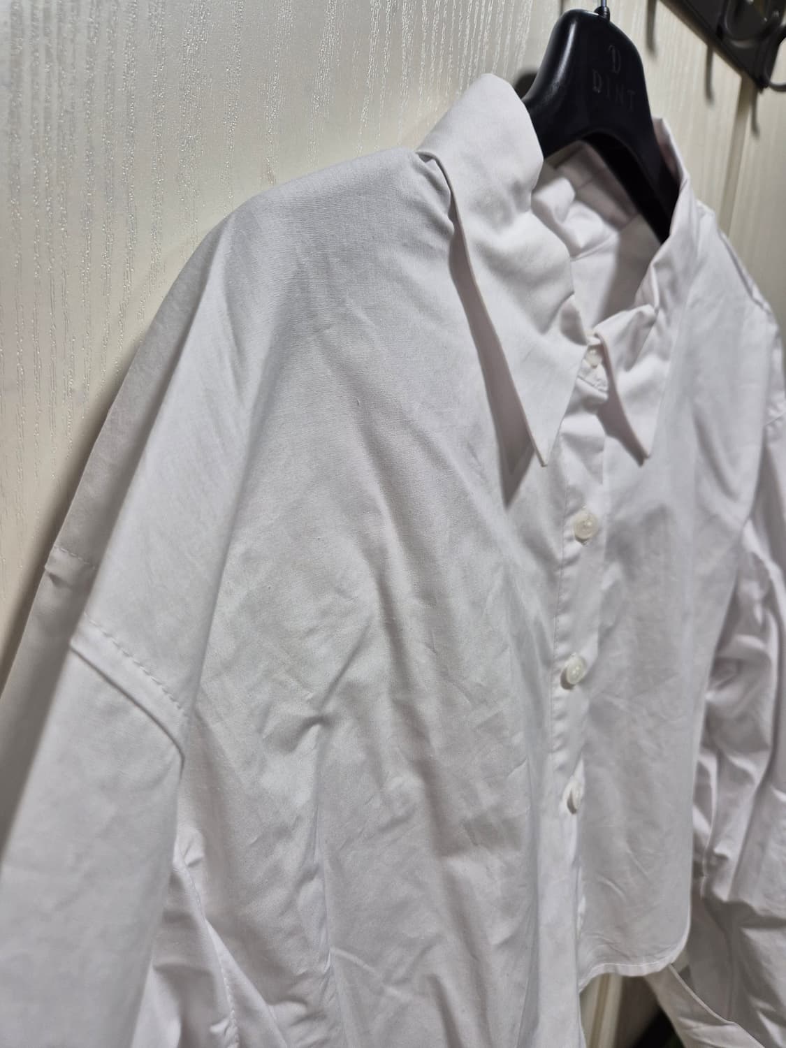 (세일)(새상품)DINT 딘트 화이트 크롭 셔츠 상품이미지4