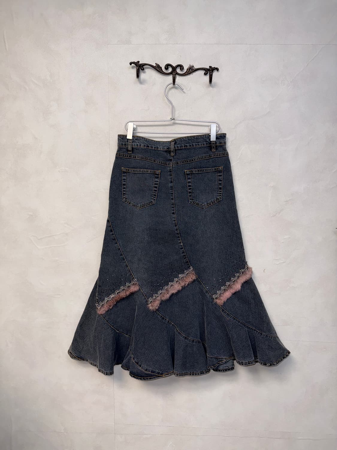 Denim indi pink fur trimmed mermaid sk 상품이미지4