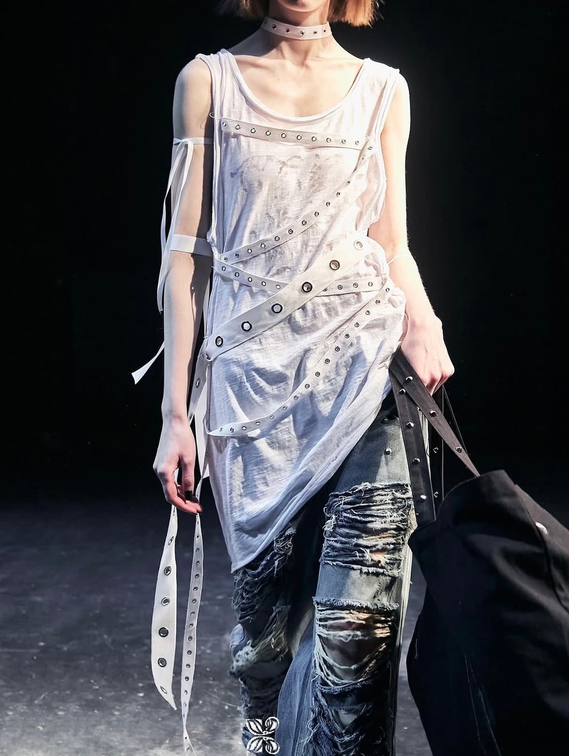 키묘 아일렛 벨트 레이어 맥시 슬리브리스 블랙 상품이미지2