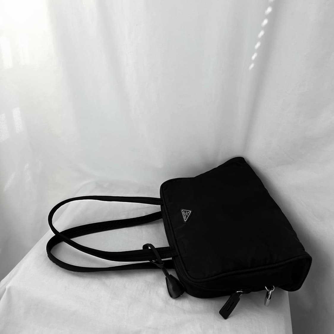 [정품 PRADA] 프라다 포코노 나일론 숄더백 호보백 상품이미지2