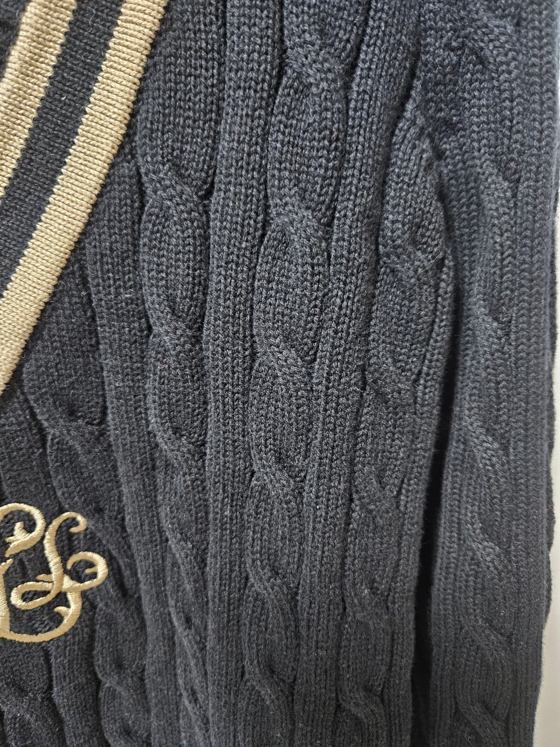 폴로 랄프로렌 케이블 브이넥 금장자수 니트 블랙라벨 m 상품이미지7