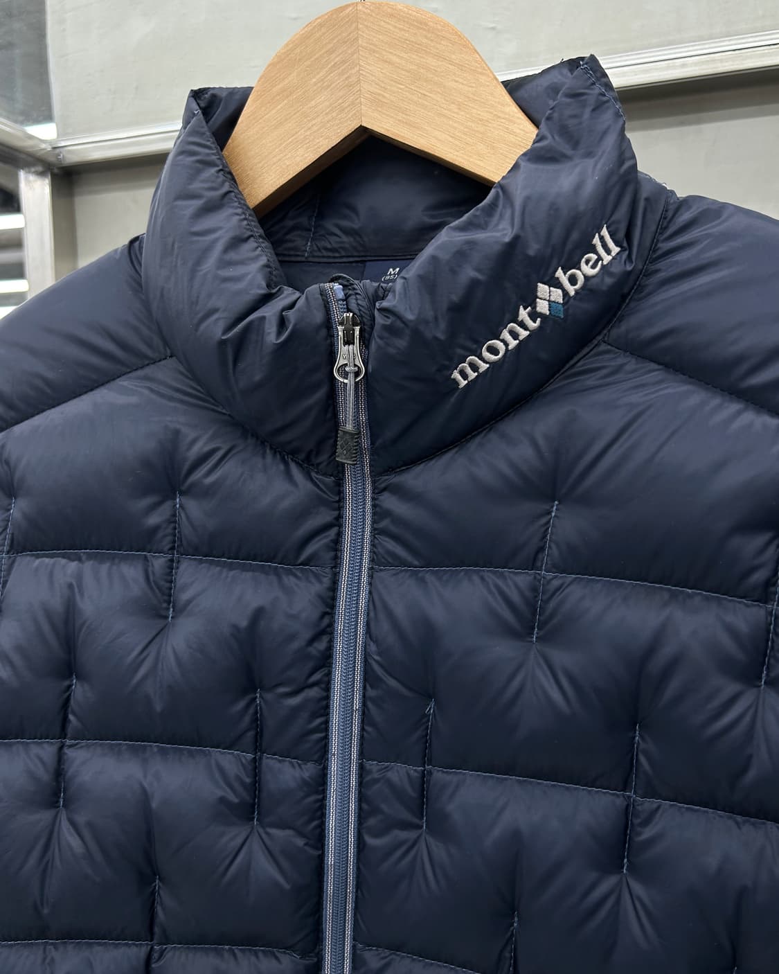 몽벨 라이트 웨이트 구스다운 경량패딩 자켓 네이비 상품이미지4