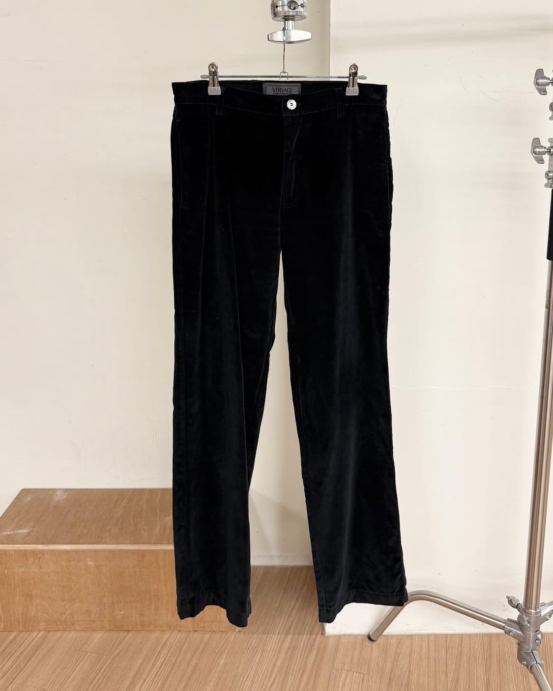 베르사체 진스 시그니처 벨벳 팬츠  상품이미지1