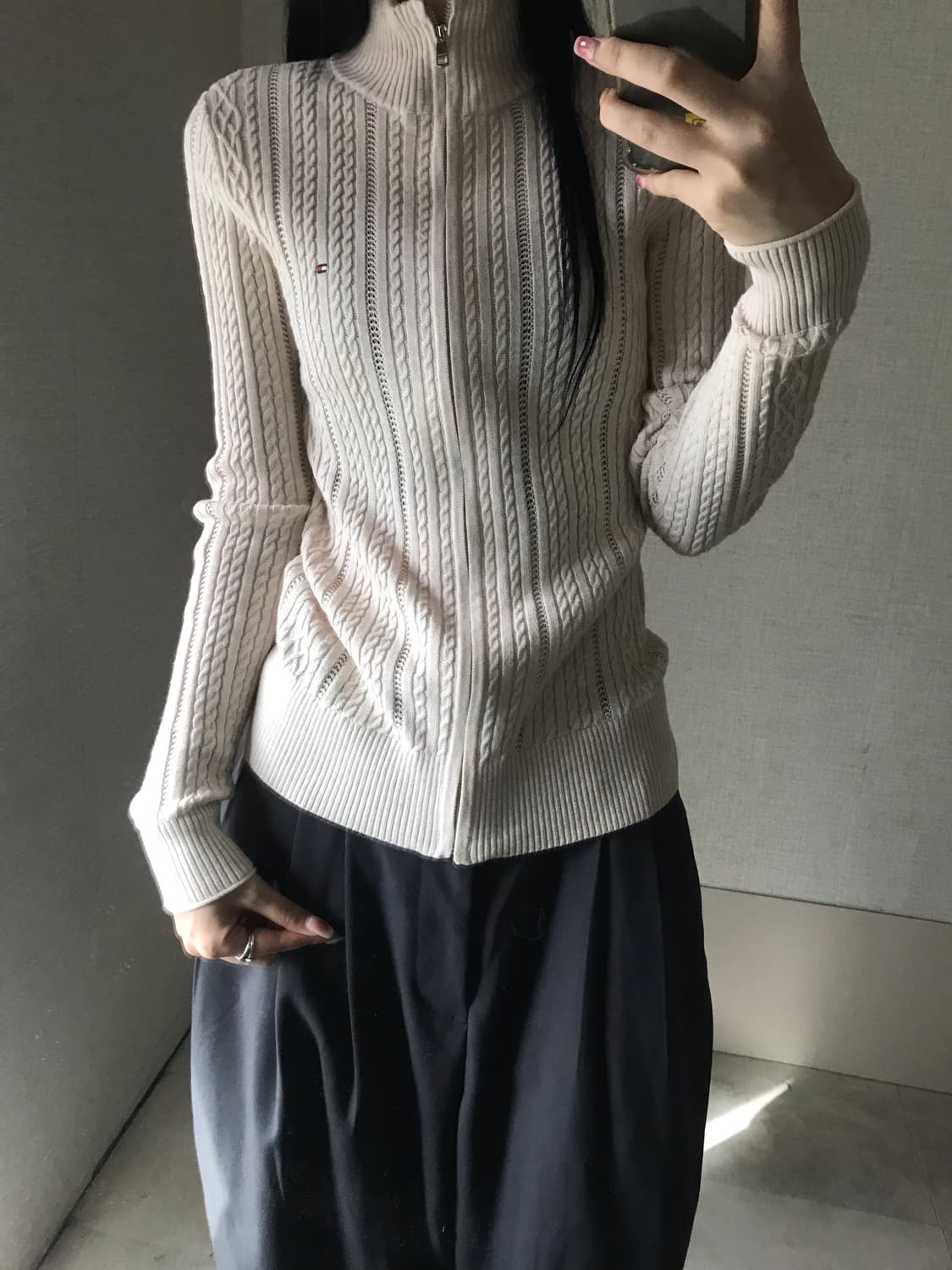 타미힐피거 아이보리 딱붙핏 니트집업 상품이미지1