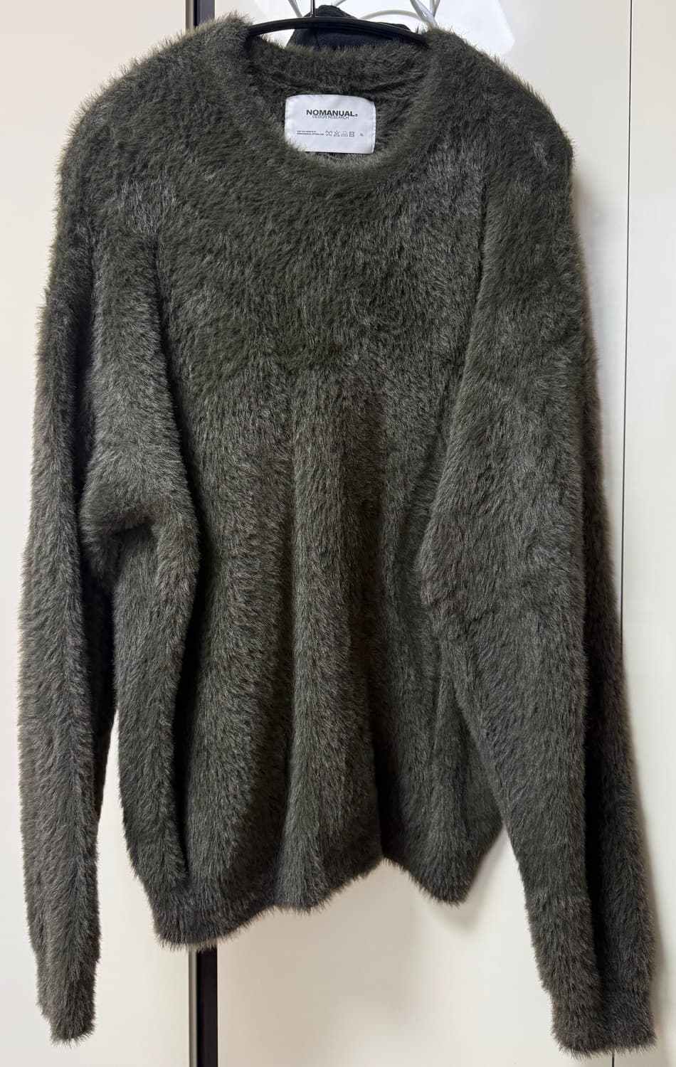 노매뉴얼 CROPPED HAIRY KNIT - KHAKI 상품이미지1