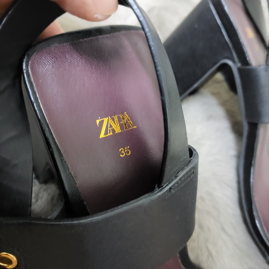 새상품 자라 소가죽 힐 샌들 금장버클 35 225 넘 이쁨 상품이미지5