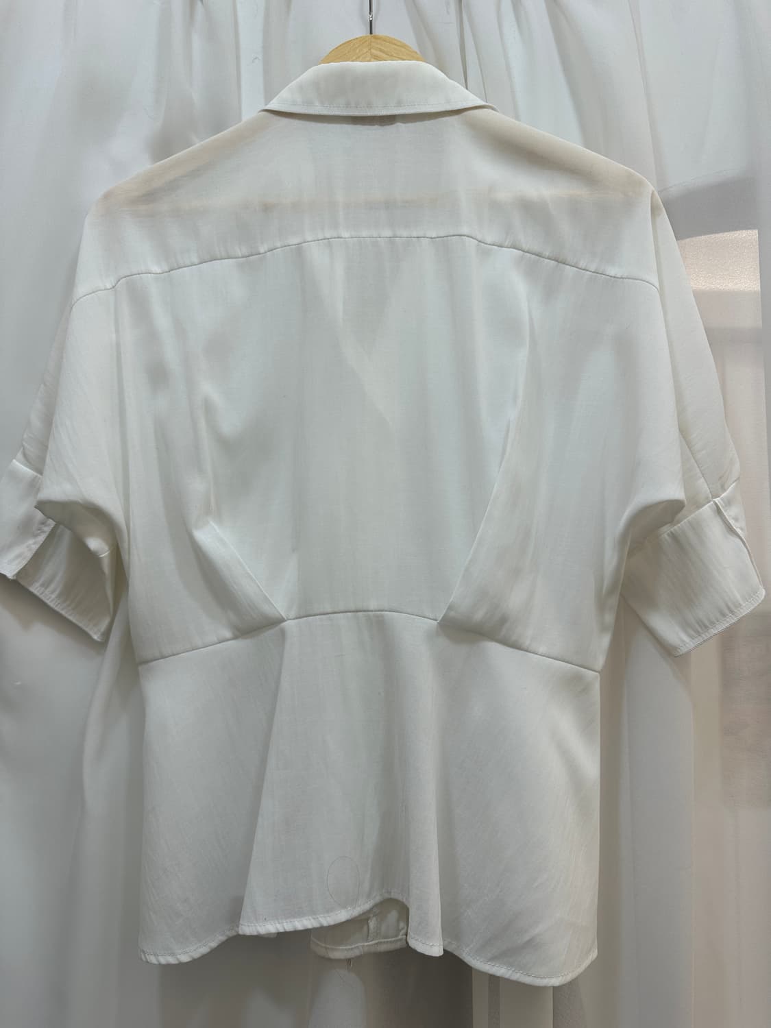 더아이잗 화이트 블라우스 88-160 상품이미지4