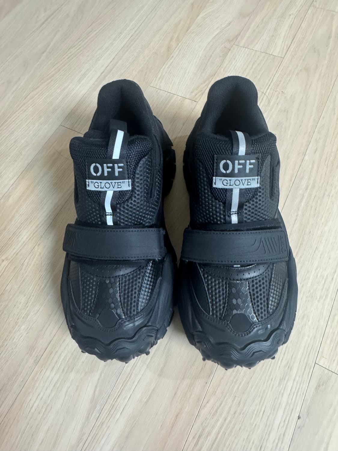 오프화이트 "GLOVE" 블랙 스니커즈 240-245 새상품 상품이미지1