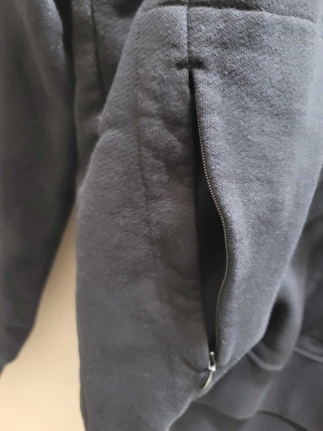 스톤아일랜드 쉐도우프로젝트 포켓 맨투맨 티셔츠 상품이미지4