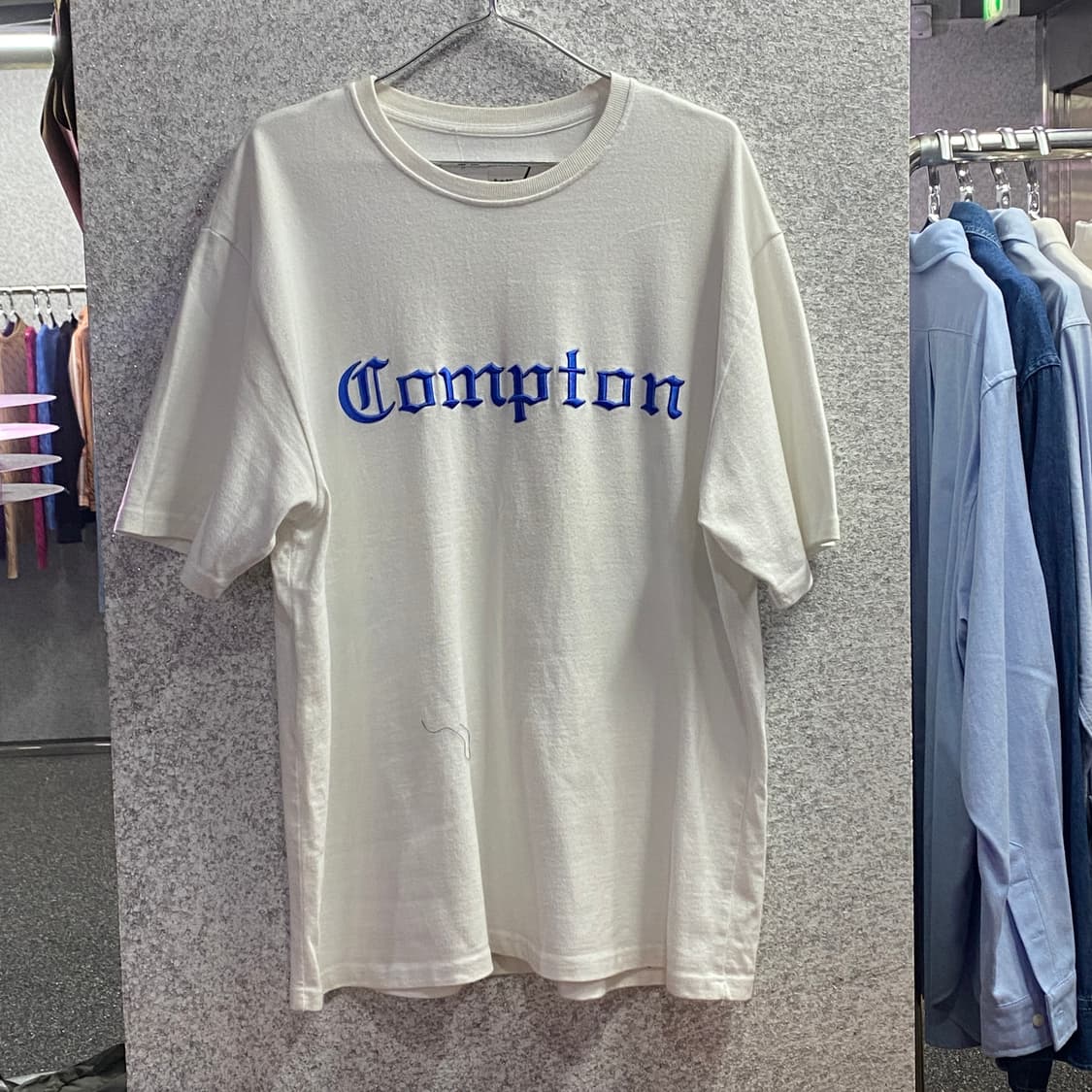 compton 센터로고 화이트 반팔티 B1784 상품이미지2