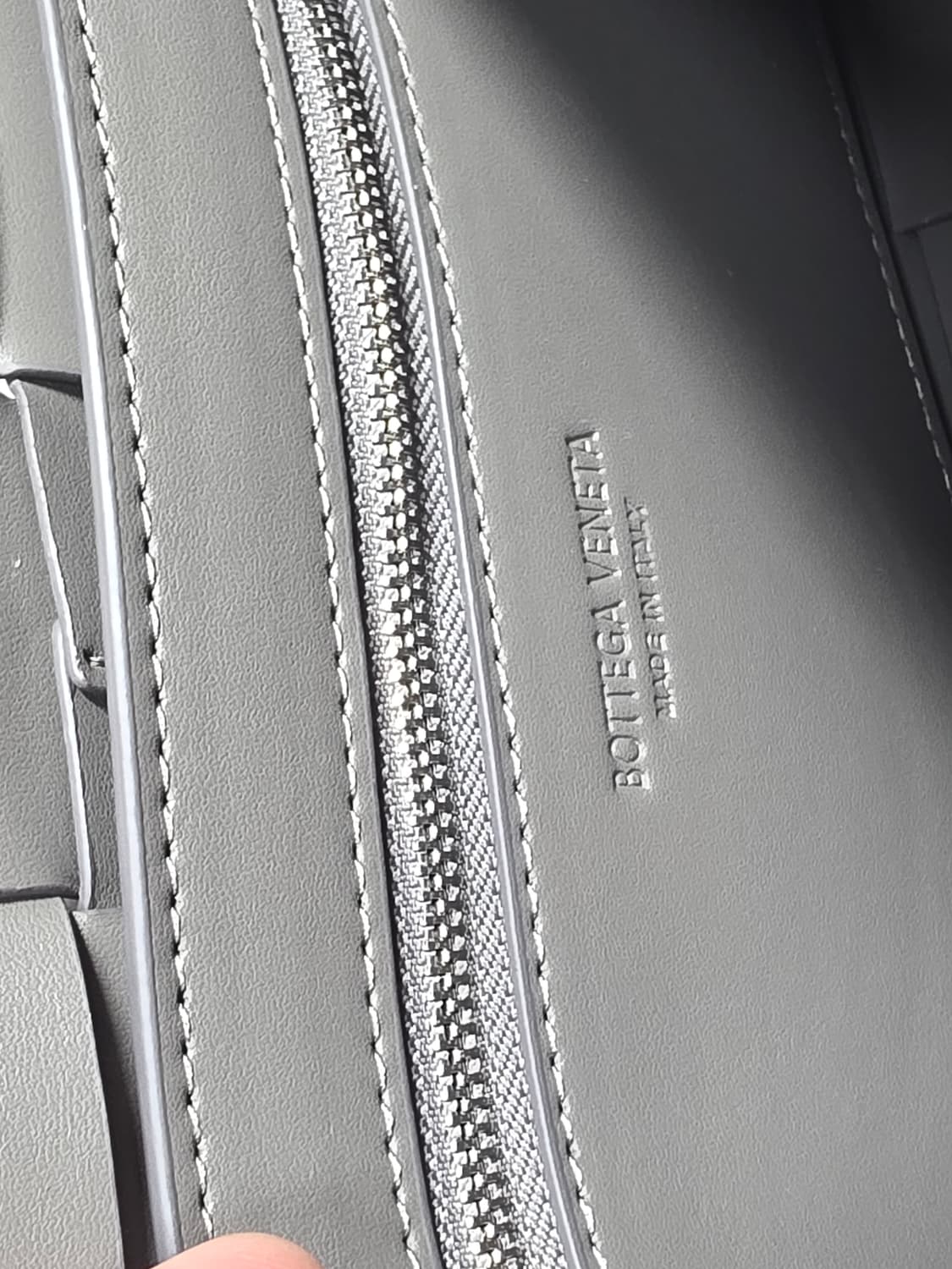 보테가 카세트백(그레이) 상품이미지5