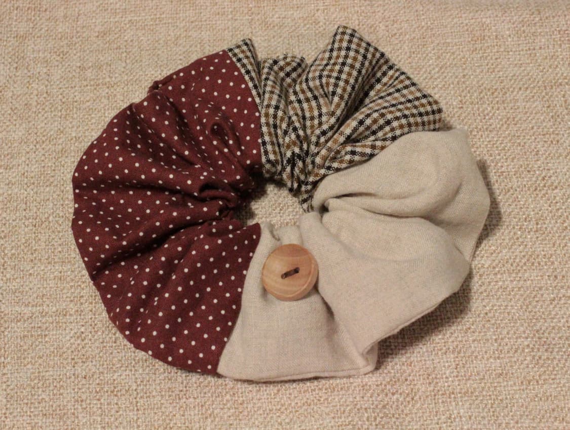 핸드메이드 빈티지 업사이클링 나무단추 스크런치 상품이미지4