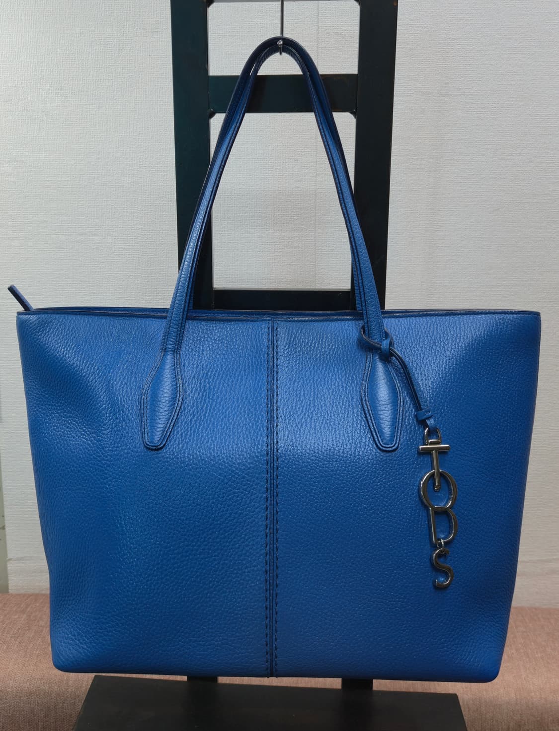 토즈 정품 - 조이 미디움 쇼퍼백 레더 지퍼 오픈 숄더백 상품이미지1