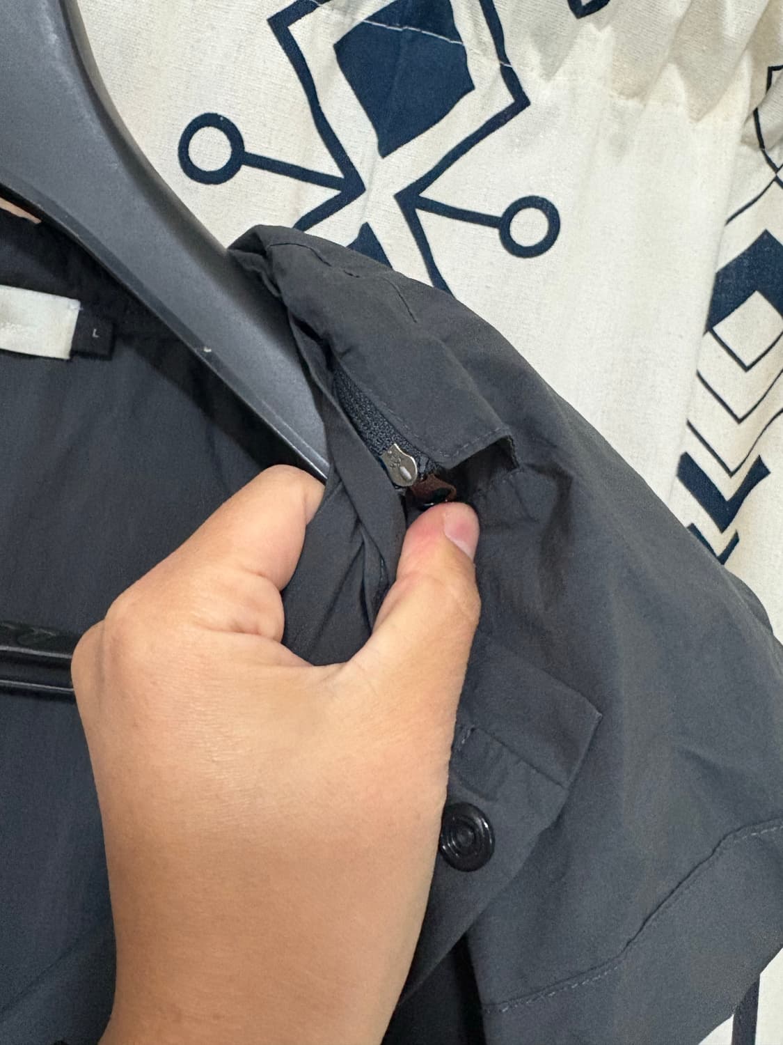 아모멘토 / 디테처블 후디 셔츠 차콜 상품이미지10