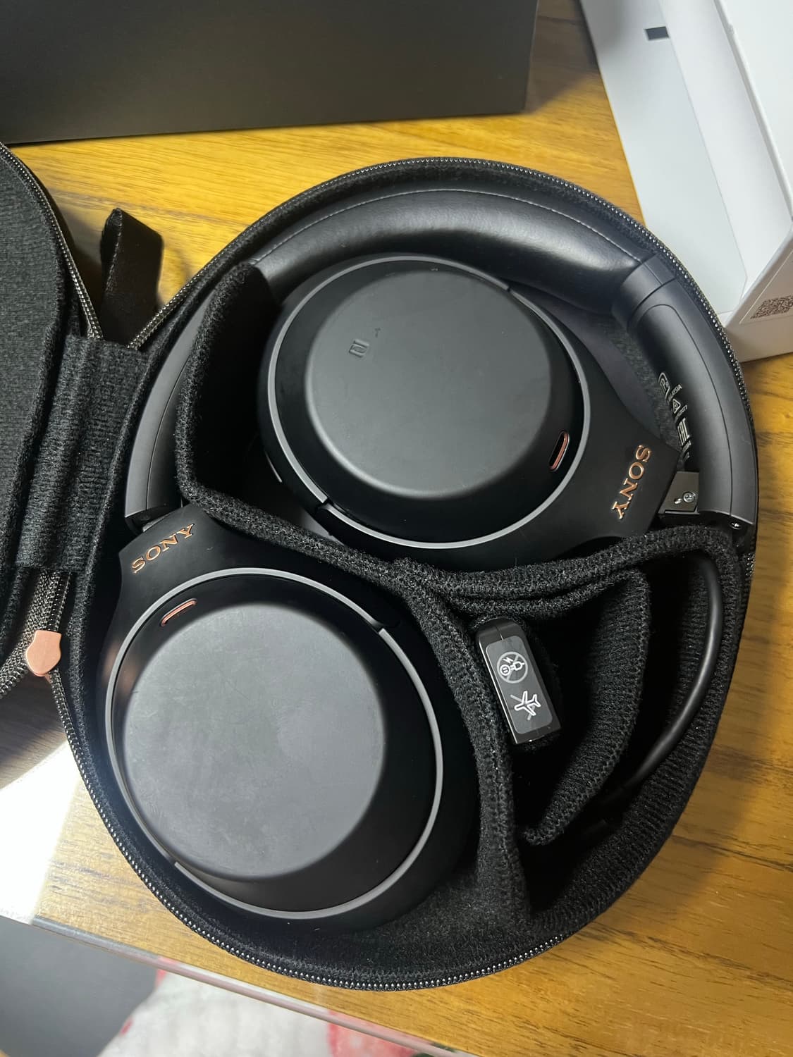 소니 WH-1000XM4 노이즈캔슬링 헤드폰 블랙 상품이미지3